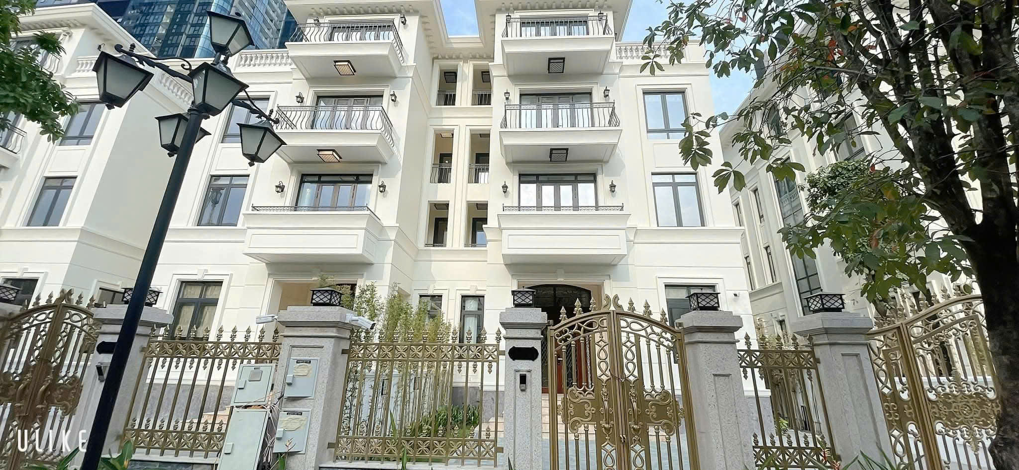 CHO THUÊ BIỆT THỰ VICTORIA 225m2 KHU CĂN HỘ CAO CẤP VINHOMES GOLDEN RIVER BASON QUẬN 1
