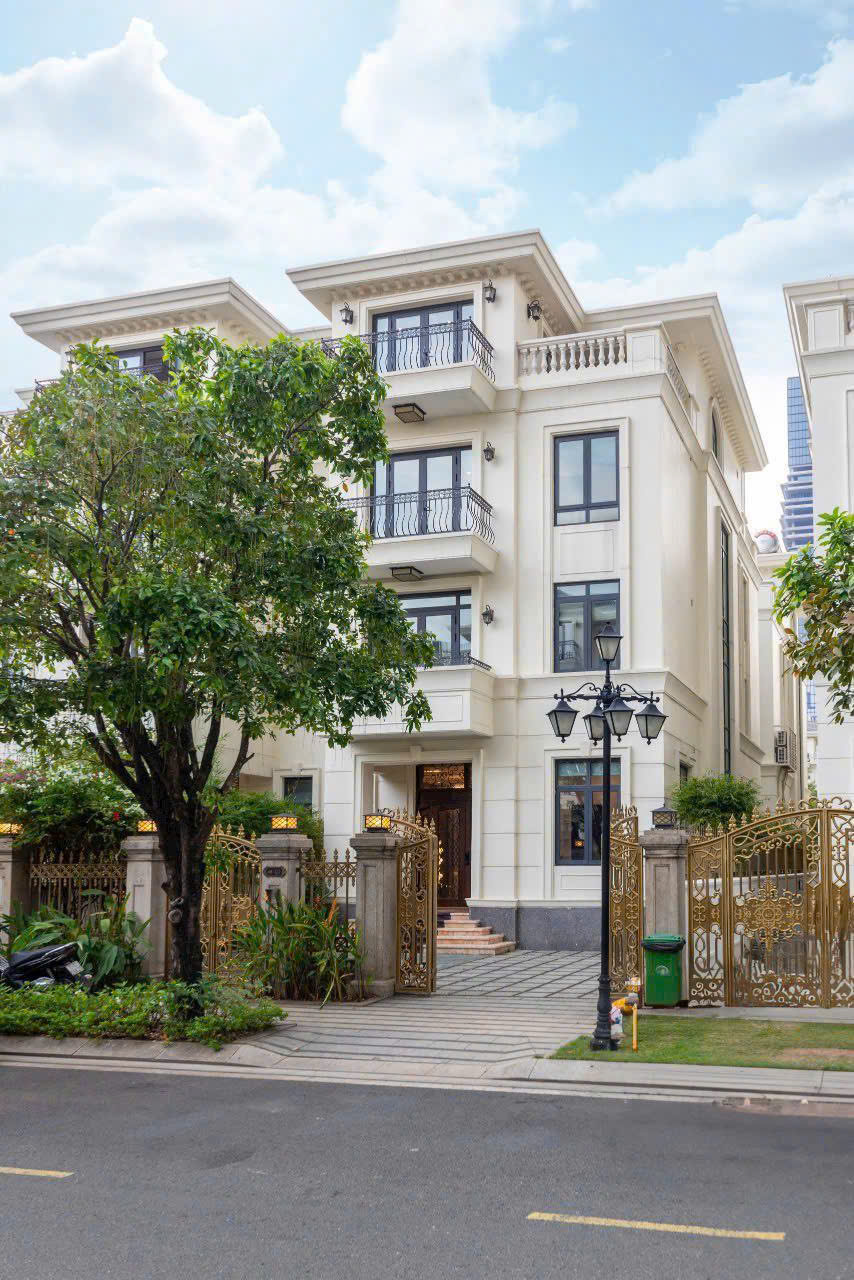 BIỆT THỰ VICTORIA 4 TẦNG CHO THUÊ ĐẦY ĐỦ NỘI THẤT KHU BIỆT THỰ CAO CẤP QUẬN 1 VINHOMES GOLDEN RIVER BASON